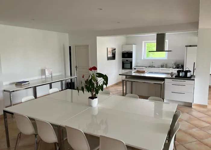 Les Cerisiers Binel à Ronsac Hébergement de vacances